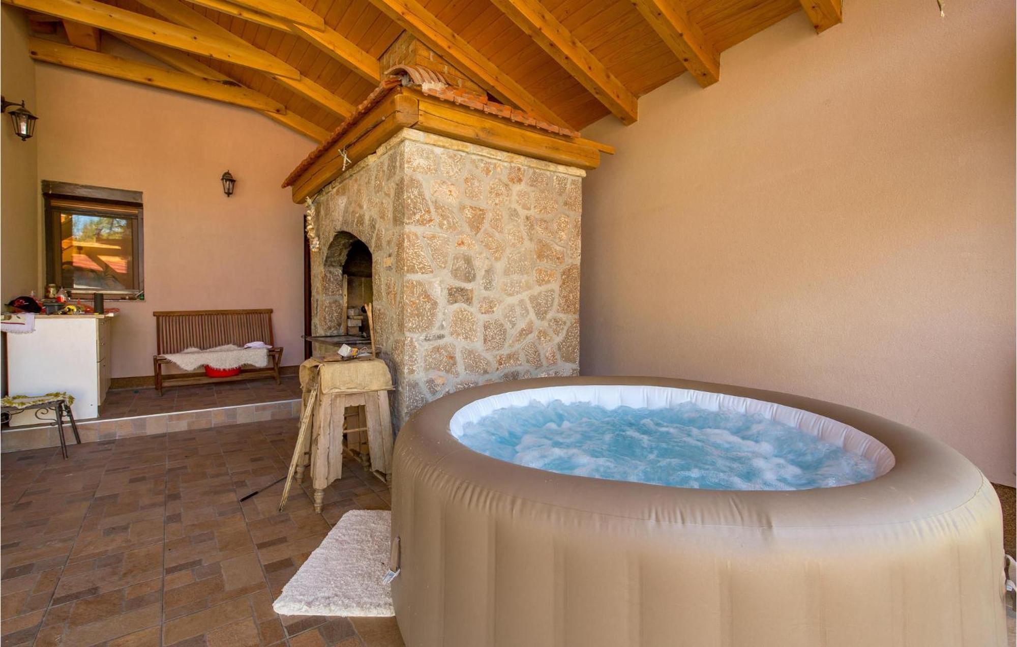 Amazing Home In Vrzici With Jacuzzi Exterior photo